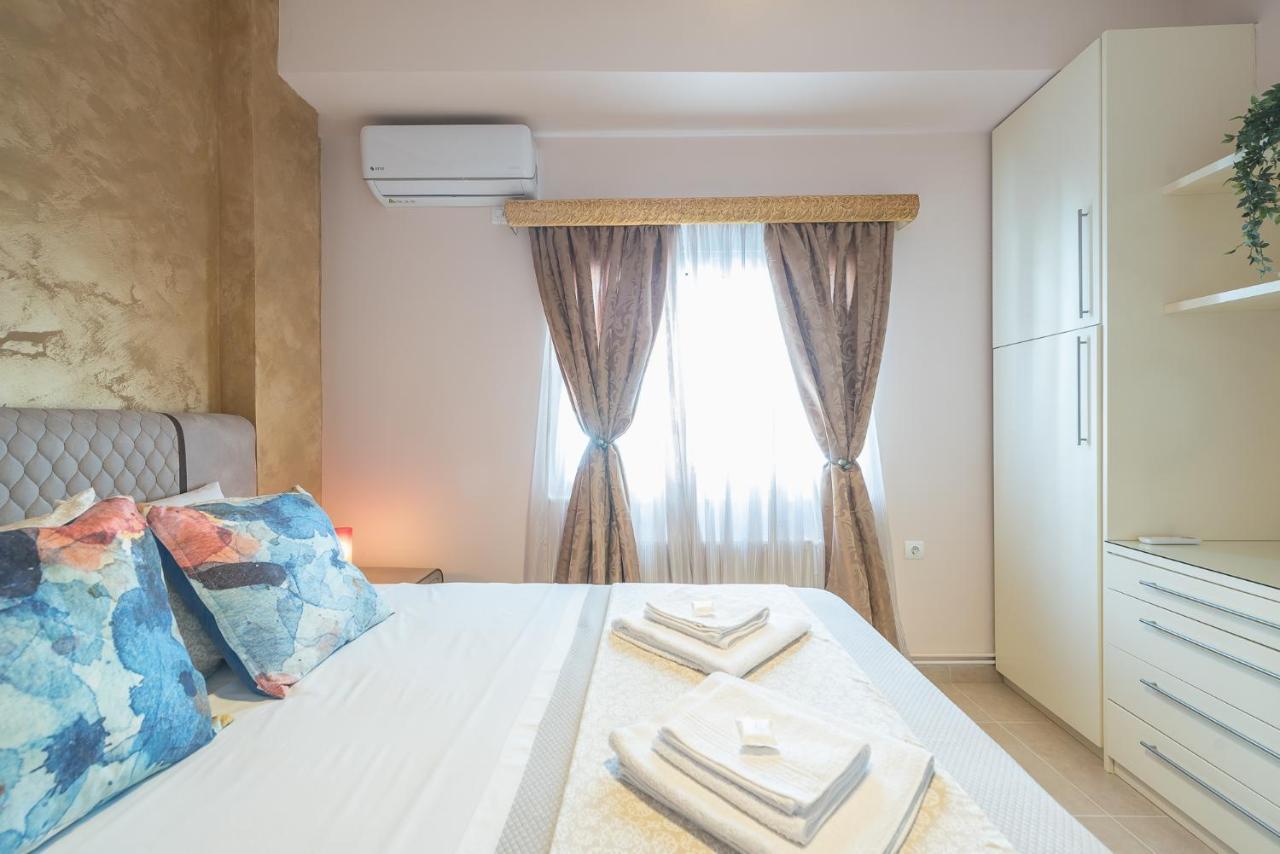 Lighthouse Apartment In The Heart Of Афіни Екстер'єр фото